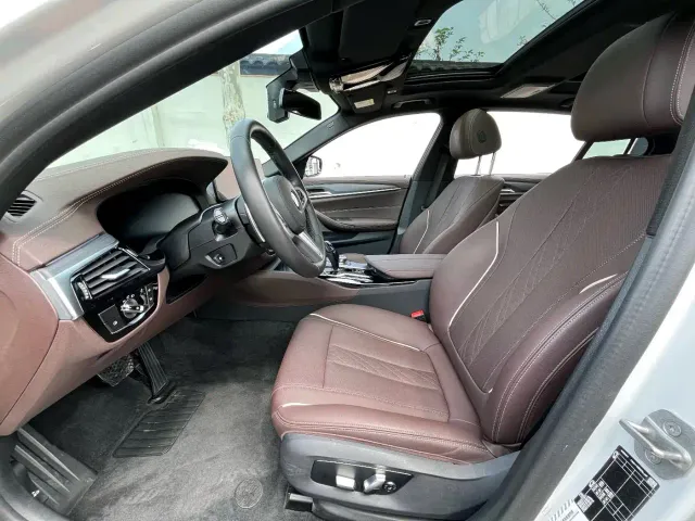 BMW 5 Series — Фото автомобиля 9