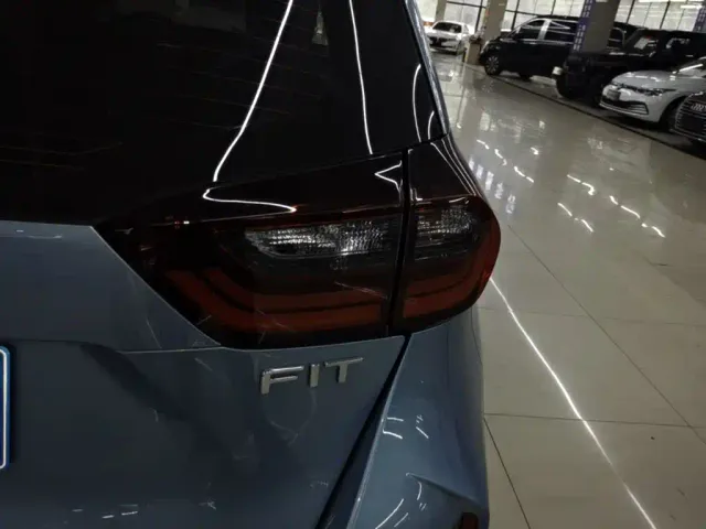 Honda Fit — Фото автомобиля 7