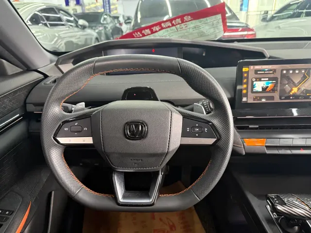Changan Changan UNI-V 2022 1.5T Sport Edition — Фото автомобиля 10