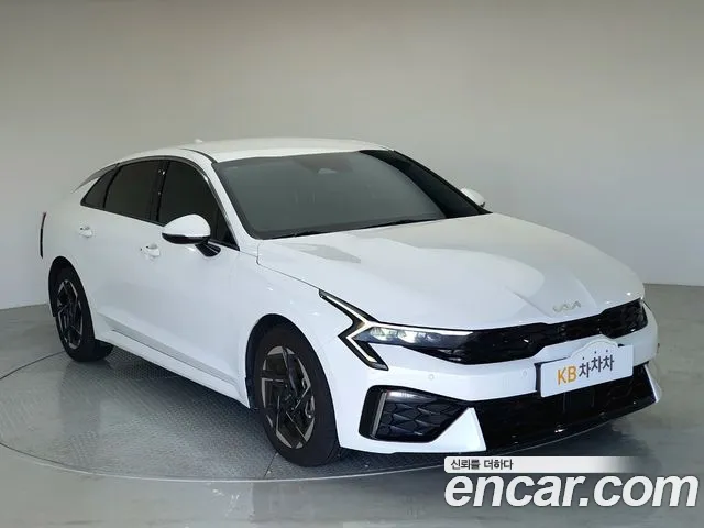 Фотография автомобиля — Kia K5 Generation 3