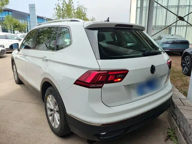 Volkswagen Tiguan L — Фото автомобиля 4