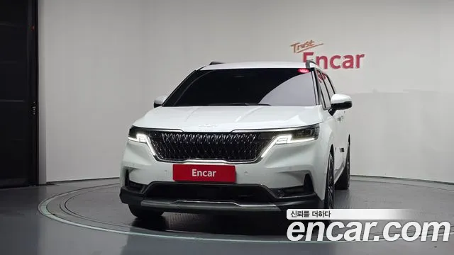 Kia Carnival Generation 4 — Фото автомобиля 3