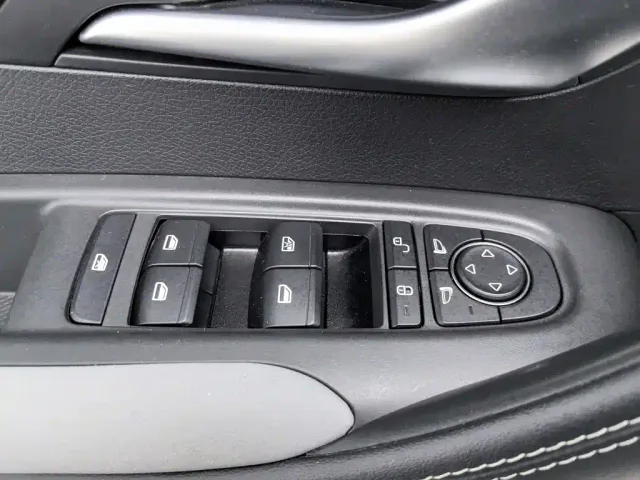 BYD Seal 05 DM-i — Фото автомобиля 9