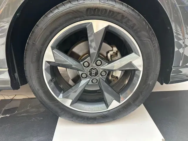 Audi Q3 — Фото автомобиля 5