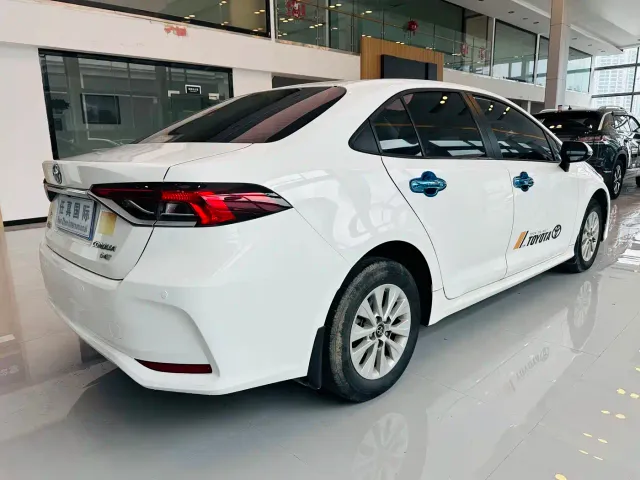 Toyota Corolla — Фото автомобиля 6