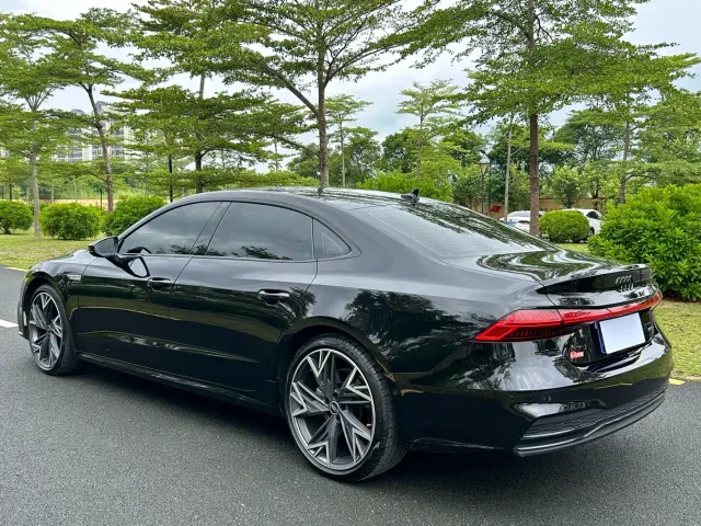 Audi A7L — Фото автомобиля 9