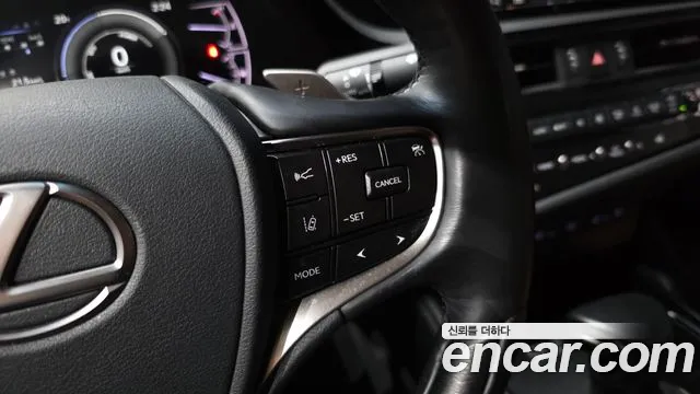 Lexus ES 7th Gen — Фото автомобиля 29