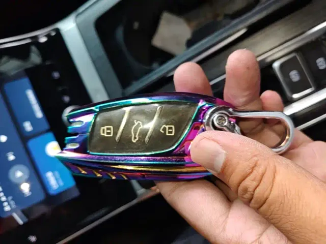 Roewe Roewe RX5 2025 PLUS 330TGI Auto Trend-Setting Smart Edition — Фото автомобиля 8
