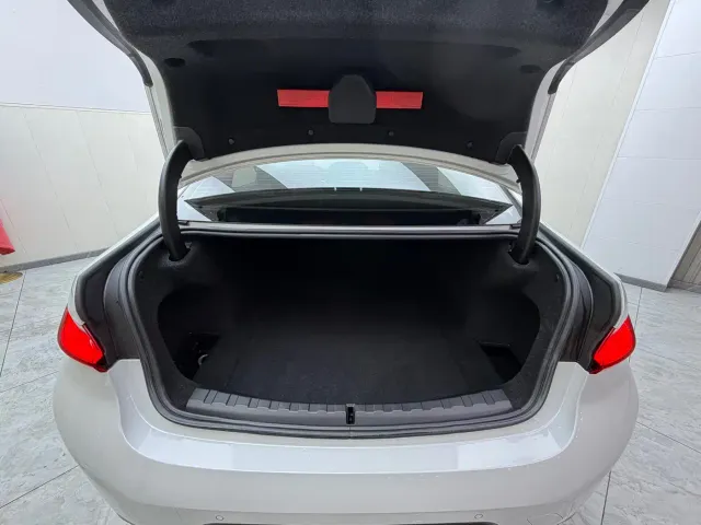 BMW 3 Series — Фото автомобиля 19