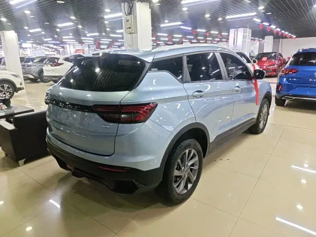 Geely Binyue — Фото автомобиля 6