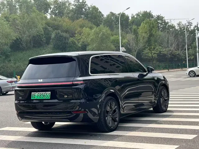 Li Auto L9 — Фото автомобиля 9