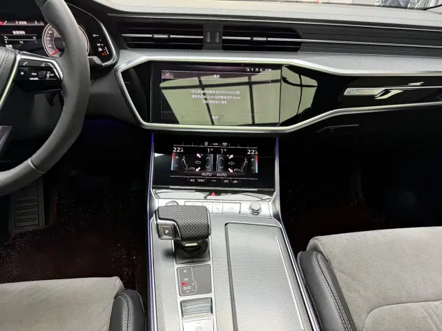 Audi A6L — Фото автомобиля 12