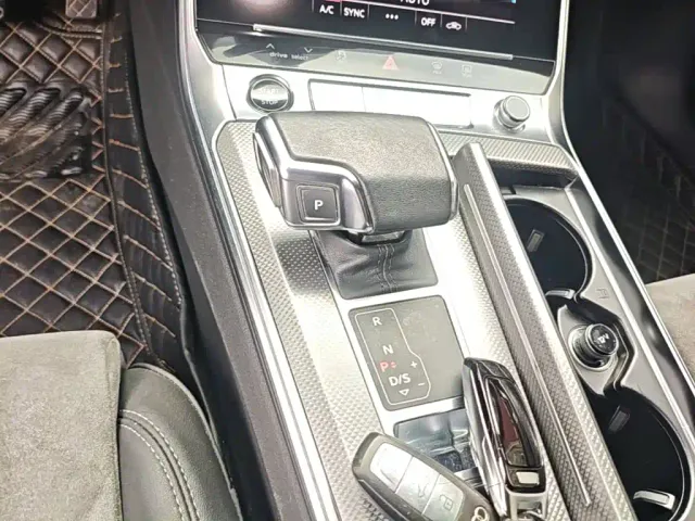 Audi A6L — Фото автомобиля 13