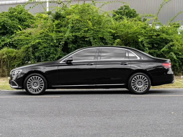 Mercedes-Benz Mercedes-Benz E-Class 2022 E 300 L Luxury — Фото автомобиля 4