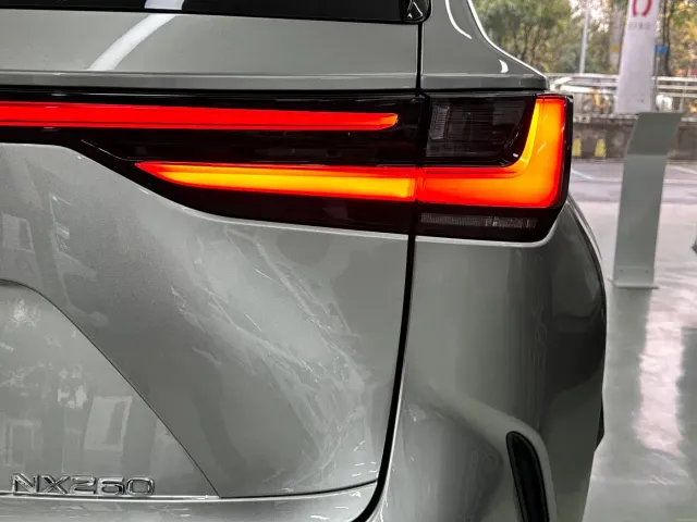 Lexus NX — Фото автомобиля 9