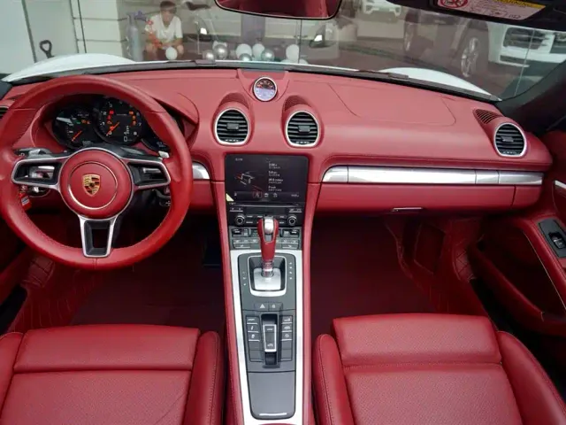 Porsche 718 — Фото автомобиля 10