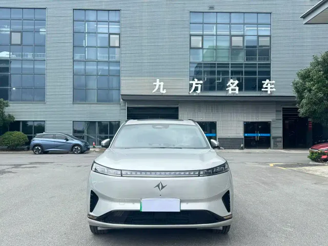 Dongfeng eπ 008 — Фото автомобиля 11