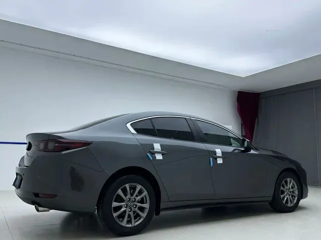 Mazda Axela — Фото автомобиля 6