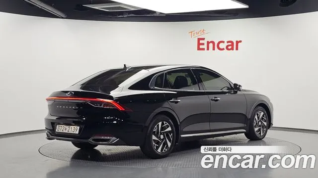 Hyundai Grandeur (New) Hybrid — Фото автомобиля 2
