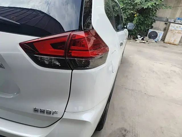 Nissan X-Trail — Фото автомобиля 7