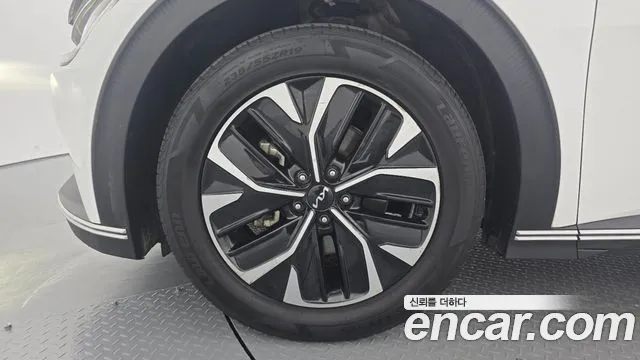 Kia EV6 — Фото автомобиля 5