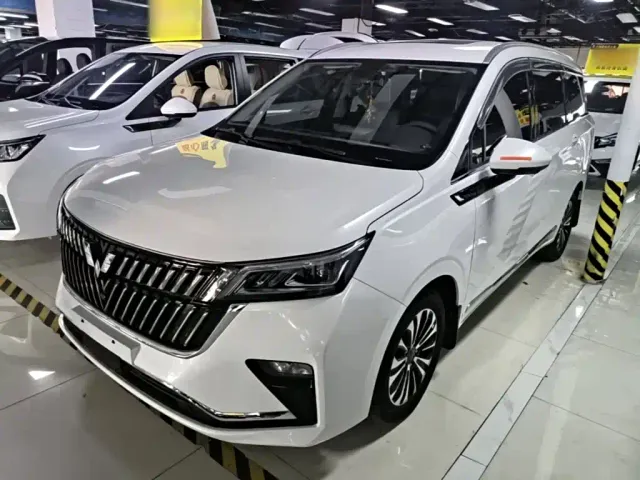 Фотография автомобиля — Wuling Jiachen