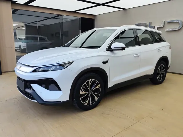 BYD Song Pro — Фото автомобиля 2