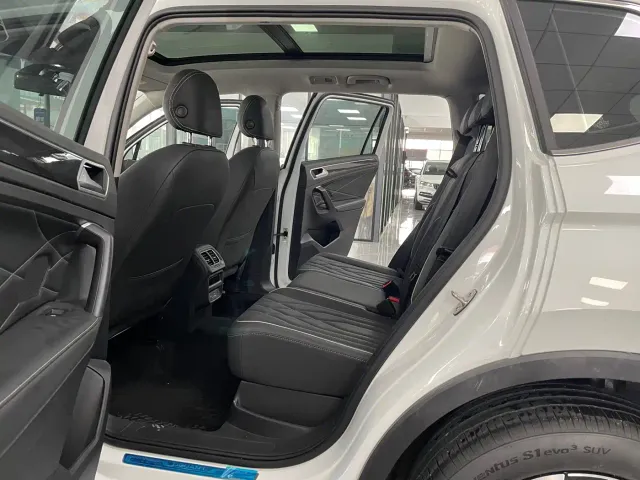 Volkswagen Tiguan L — Фото автомобиля 6