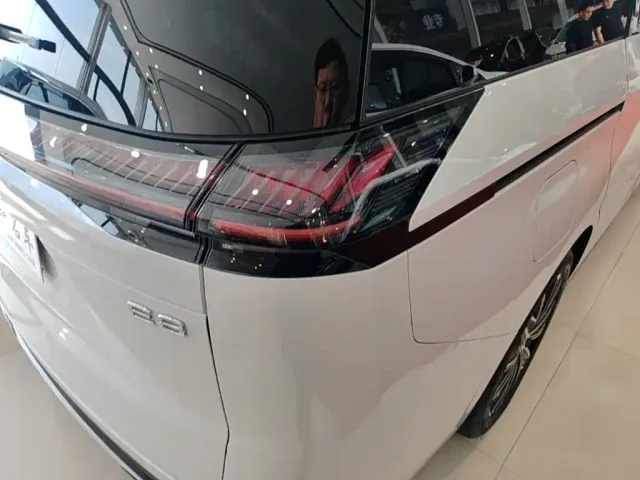GAC Trumpchi E8 — Фото автомобиля 7