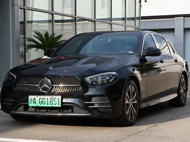 Фотография автомобиля — Mercedes-Benz E-Class