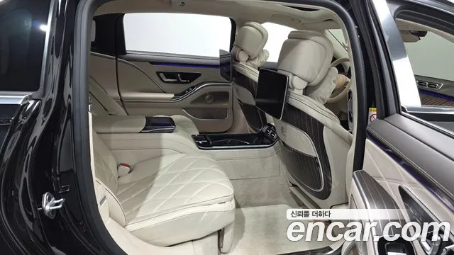 Mercedes-Benz S-Class — Фото автомобиля 12
