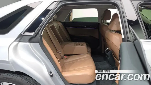 Hyundai Grandeur Grandeur (GN7) 2.5 Бензин 2WD — Фото автомобиля 11