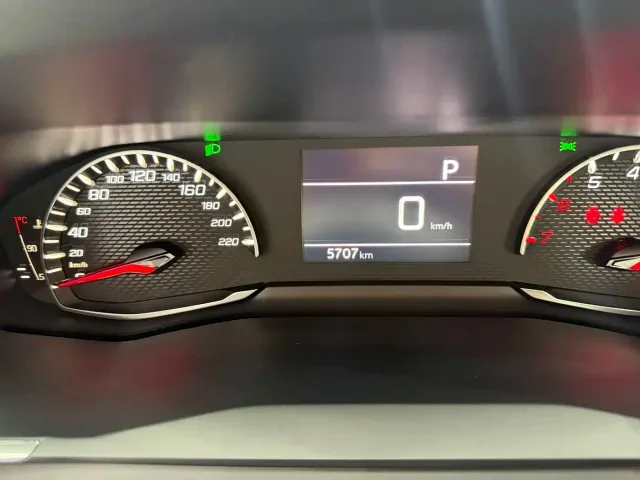 Peugeot 2008 — Фото автомобиля 10