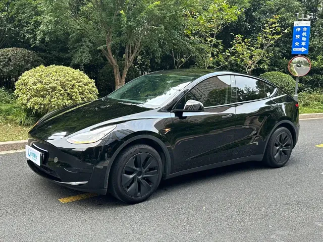 Фотография автомобиля — Tesla Model Y