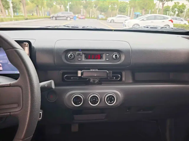 Wuling Zhiguang NEV — Фото автомобиля 14