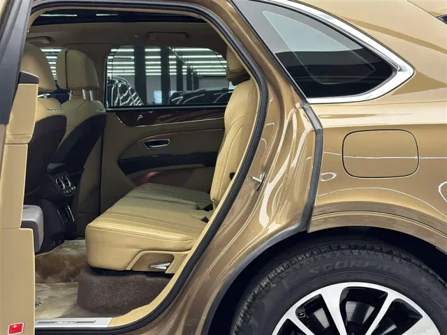 Bentley Bentayga Hybrid — Фото автомобиля 7