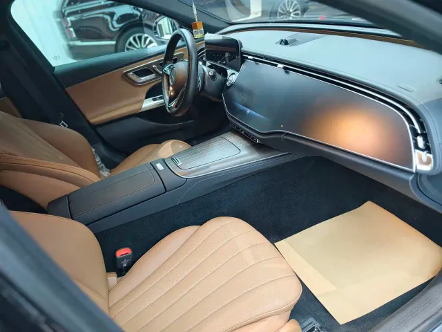 Mercedes-Benz E-Class — Фото автомобиля 7