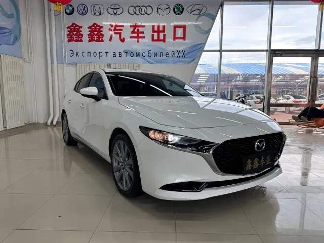 Mazda Axela — Фото автомобиля 3