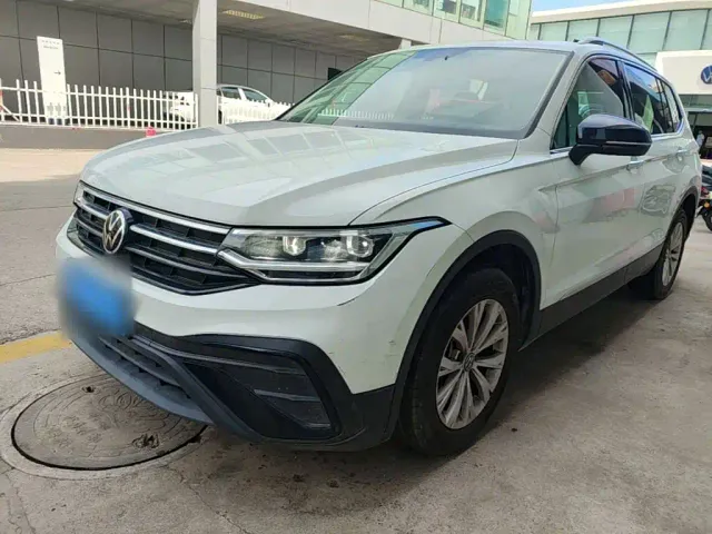 Фотография автомобиля — Volkswagen Tiguan L