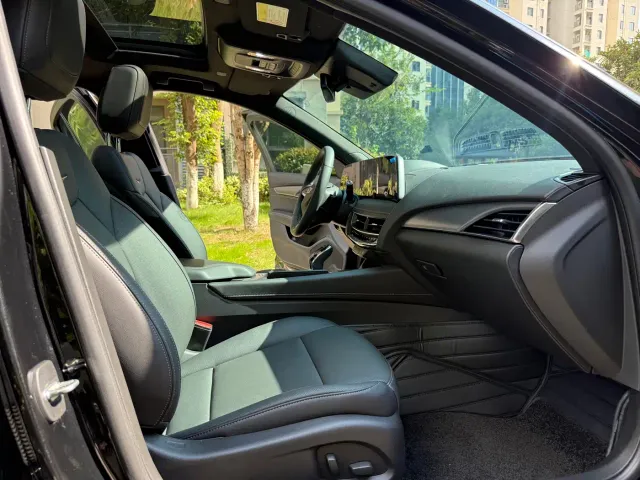 Cadillac CT5 — Фото автомобиля 5