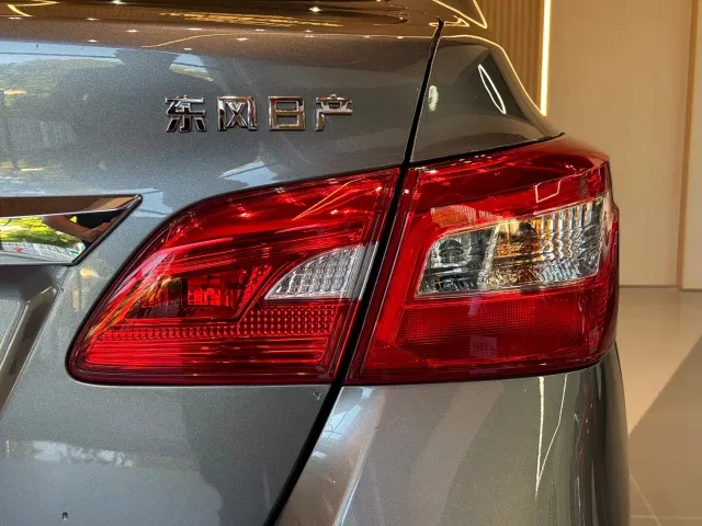 Nissan Sylphy — Фото автомобиля 12