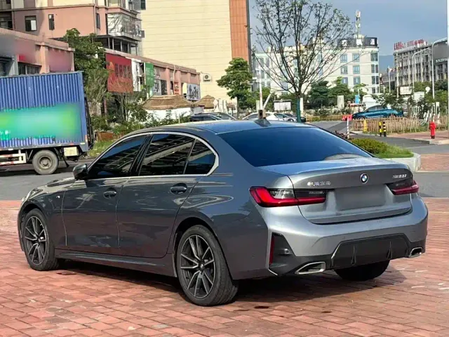 BMW 3 Series — Фото автомобиля 4