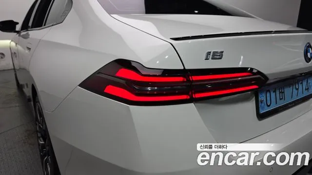 BMW i5 G60 — Фото автомобиля 8