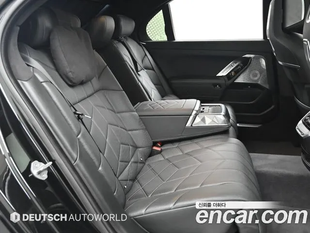 BMW 7-Series 7 серия (G70) — Фото автомобиля 12