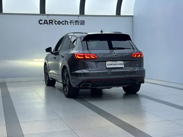 Volkswagen Touareg — Фото автомобиля 6