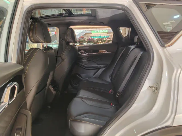 Geely Binyue — Фото автомобиля 7