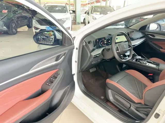 Changan Eado — Фото автомобиля 10