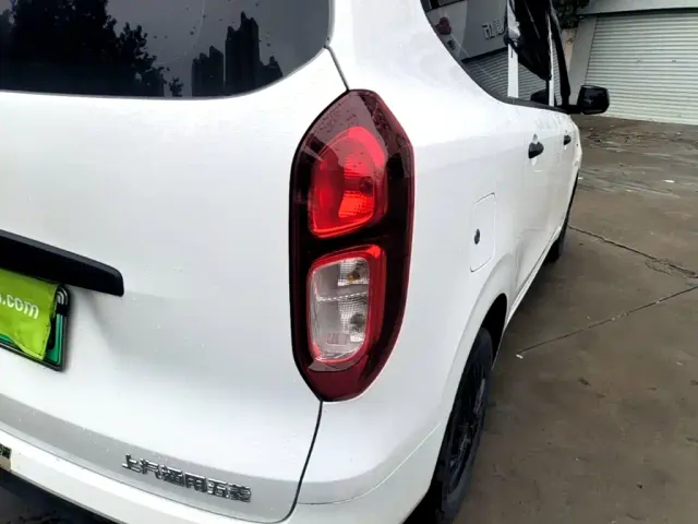 Wuling Hongguang — Фото автомобиля 7