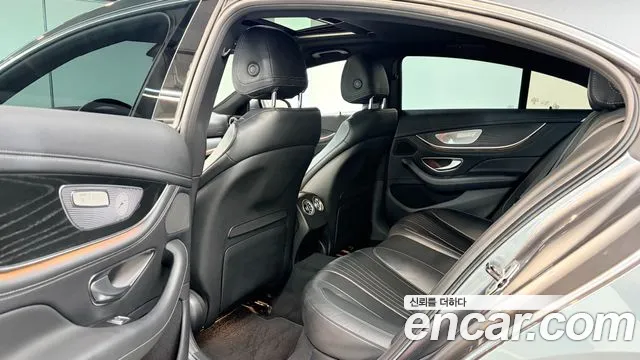 Mercedes-Benz CLS-Class — Фото автомобиля 12