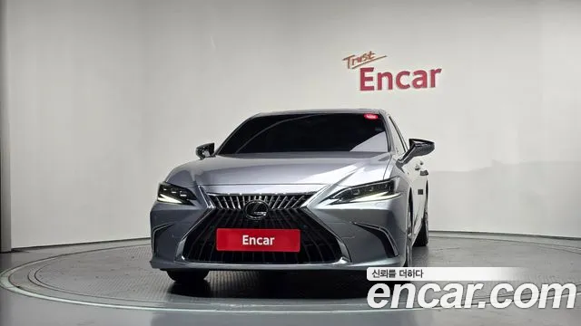 Lexus ES — Фото автомобиля 3